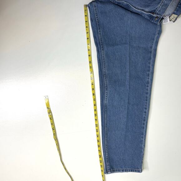 LL Bean Mens Straight Classic Fit Blue Jeans 100% Cotton 37x32 - Picture 9 of 9